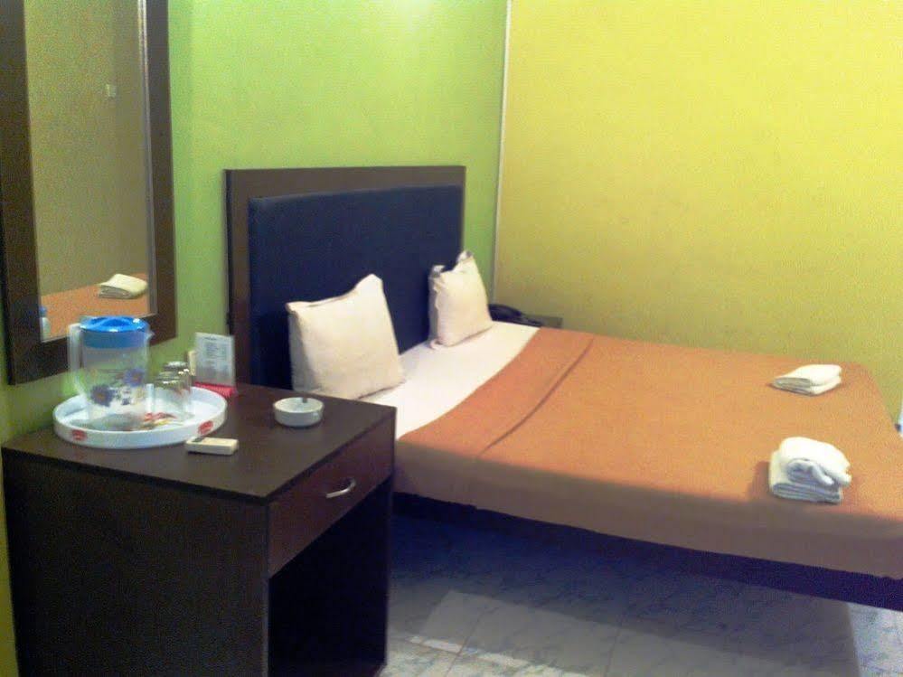 Royal Mirage Beach Resort Candolim Exterior photo